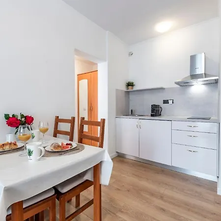 Apartamento In Mit Grosser Terrasse
