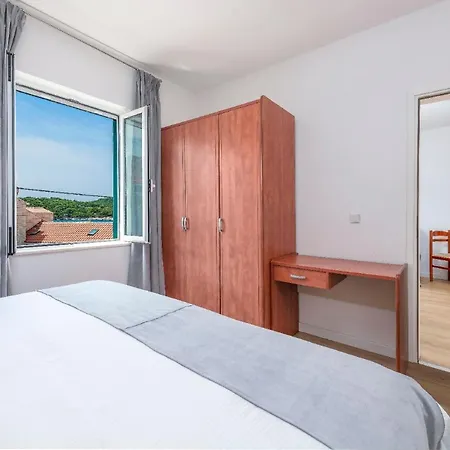 Apartamento In Mit Grosser Terrasse Štikovica