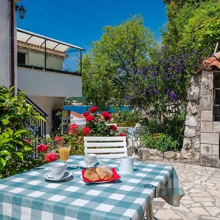 Apartamento In Mit Grosser Terrasse Štikovica